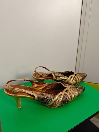 Zapatos de fiesta Freyda dorados y negros