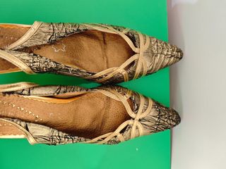 Zapatos de fiesta Freyda dorados y negros
