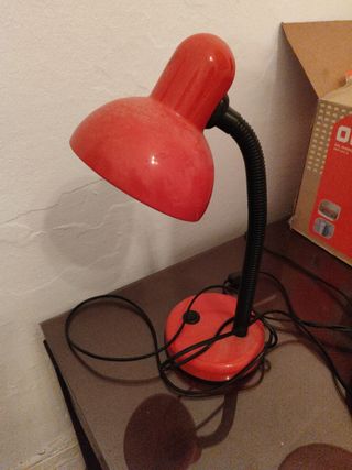 Flexo de escritorio rojo