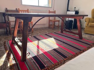 Mesa rústica de madera maciza y 10 sillas a juego