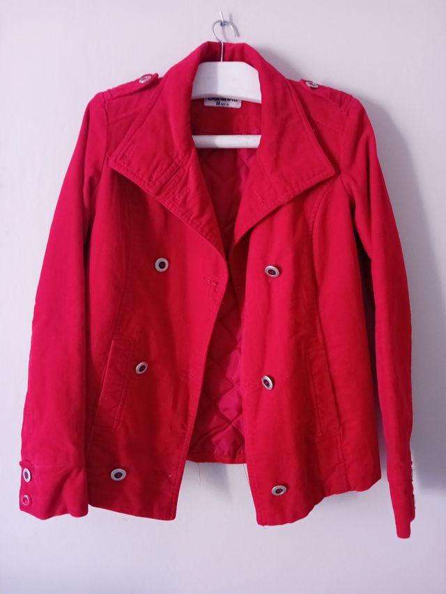 Chaqueta roja cruzada