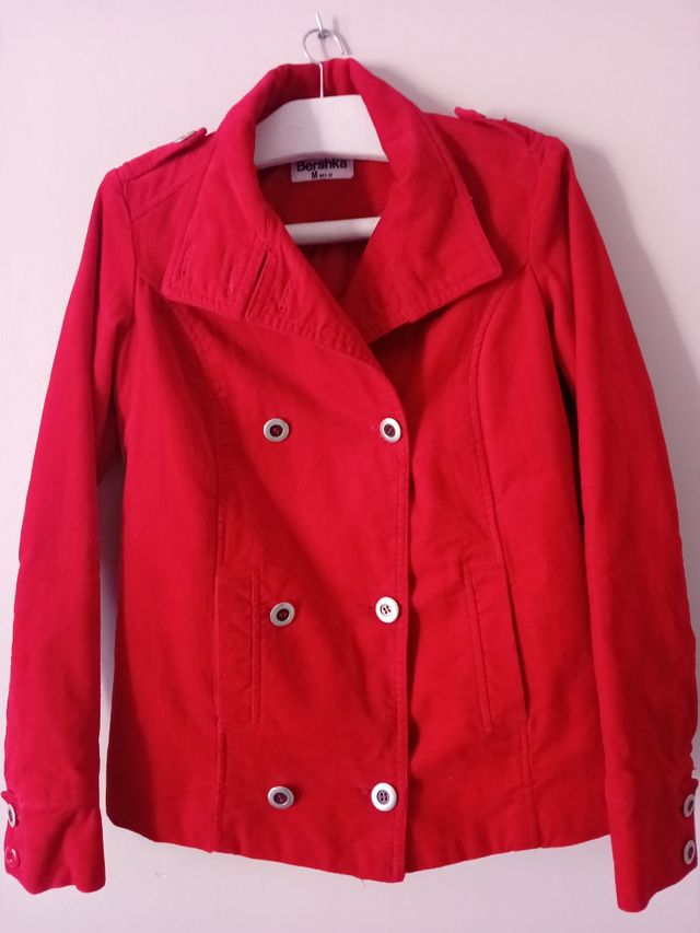 Chaqueta roja cruzada