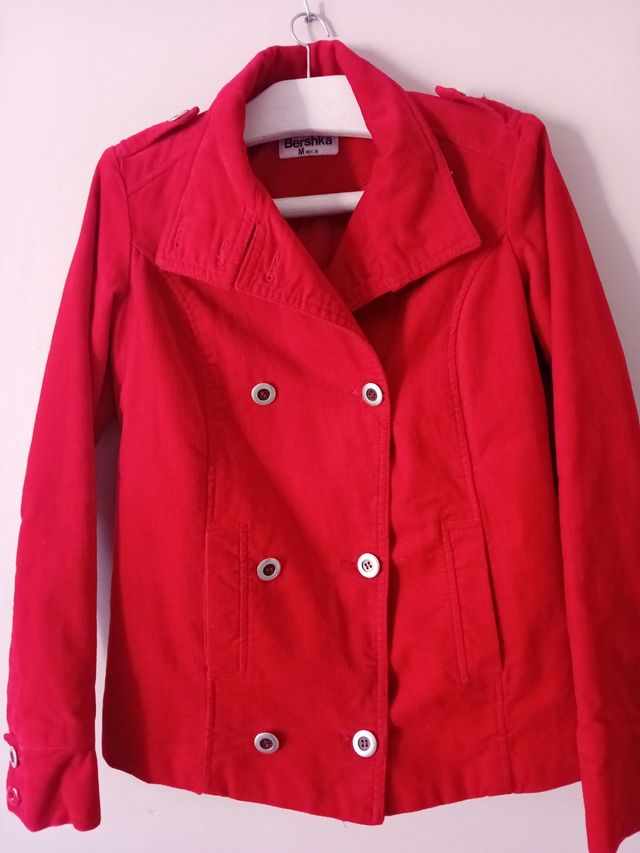 Chaqueta roja cruzada