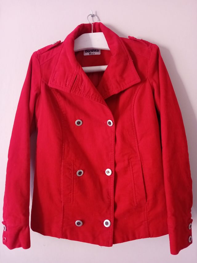 Chaqueta roja cruzada