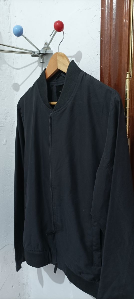 Cazadora bomber Scalpers negra