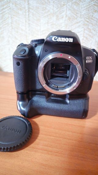 Cámara reflex canon 650D cuerpo