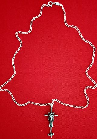 Collar Cruz Jesús Plata Antigua