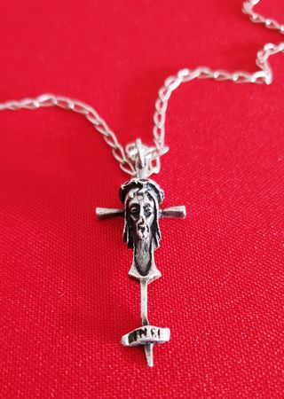 Collar Cruz Jesús Plata Antigua