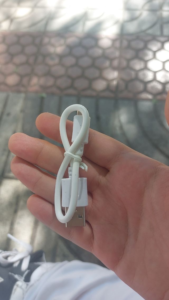 Cable USB Blanco para iPhone y Tipo D