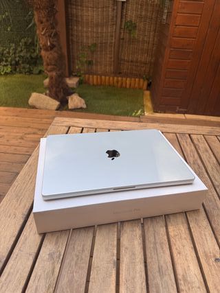 MacBook Pro 16 16GB RAM 1TB SSD