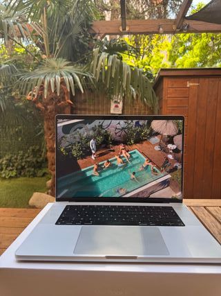 MacBook Pro 16 16GB RAM 1TB SSD