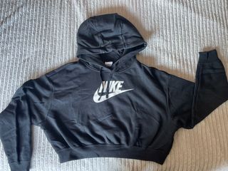 Sudadera corta Nike negra