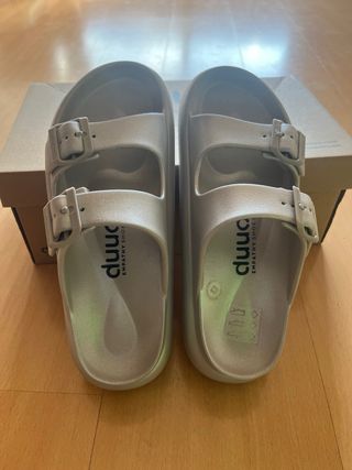 Sandalias Duuo plateadas