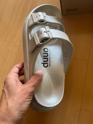 Sandalias Duuo plateadas