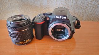 Cámara Nikon D3500 Kit 18-55 con 750 click