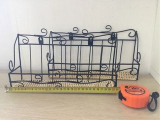 Mensole in metallo e vimini