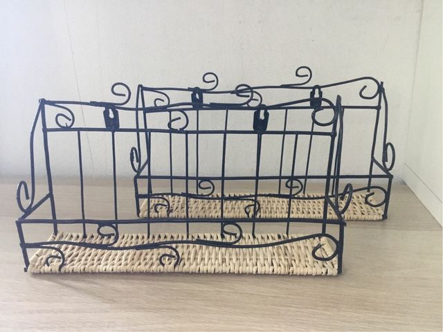 Mensole in metallo e vimini