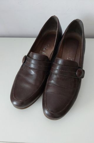 Zapatos de piel marrones