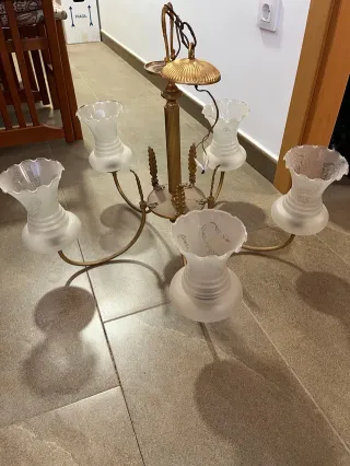 Lámpara de techo metal y cristal dorada