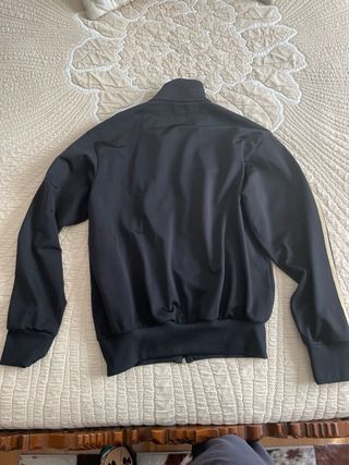 Chaqueta Adidas Negra y Dorada Hombre