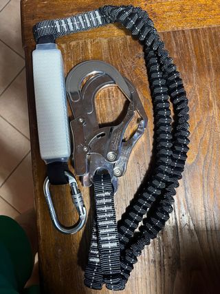 Moschettone corda sicurezza montagna