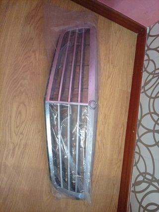 Parrilla delantera  Mercedes w204