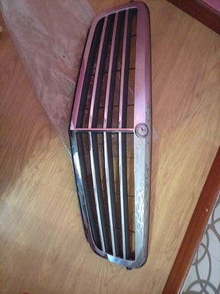 Parrilla delantera  Mercedes w204