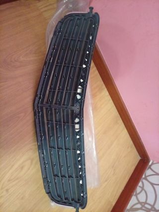 Parrilla delantera  Mercedes w204