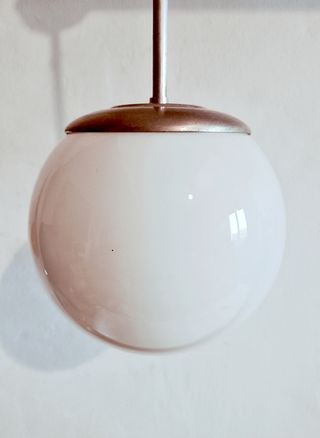 Lampadario anni '40 a Sfera Opalino