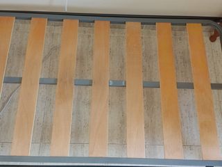 Urgente.Bajada de precio Cama con somier de madera