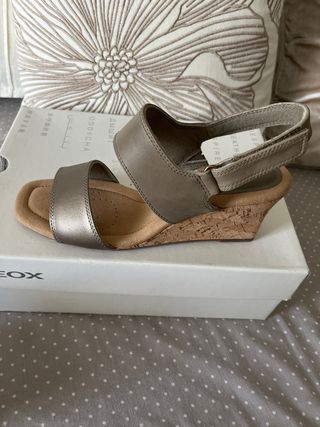 Sandalias Geox Cuña Verde. 