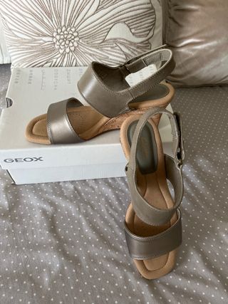 Sandalias Geox Cuña Verde. 