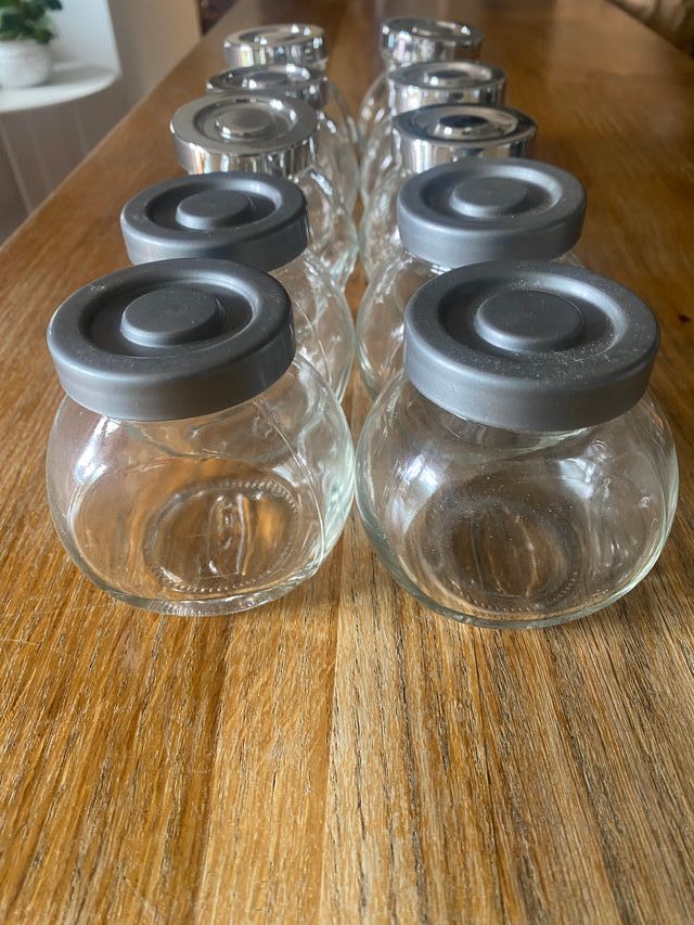 Set 10 Porta Spezie Vetro Tappi Plastica