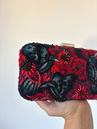 Clutch Zara bordado flores y pájaros