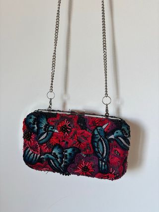 Clutch Zara bordado flores y pájaros