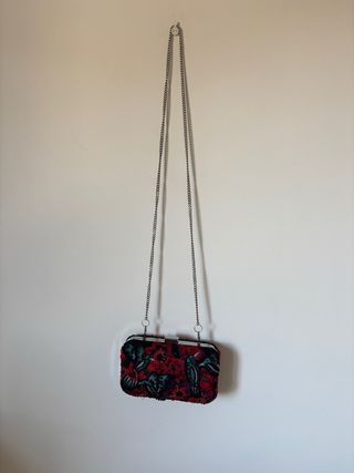 Clutch Zara bordado flores y pájaros