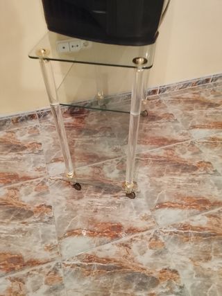 Mueble TV cristal y acrílico dorado