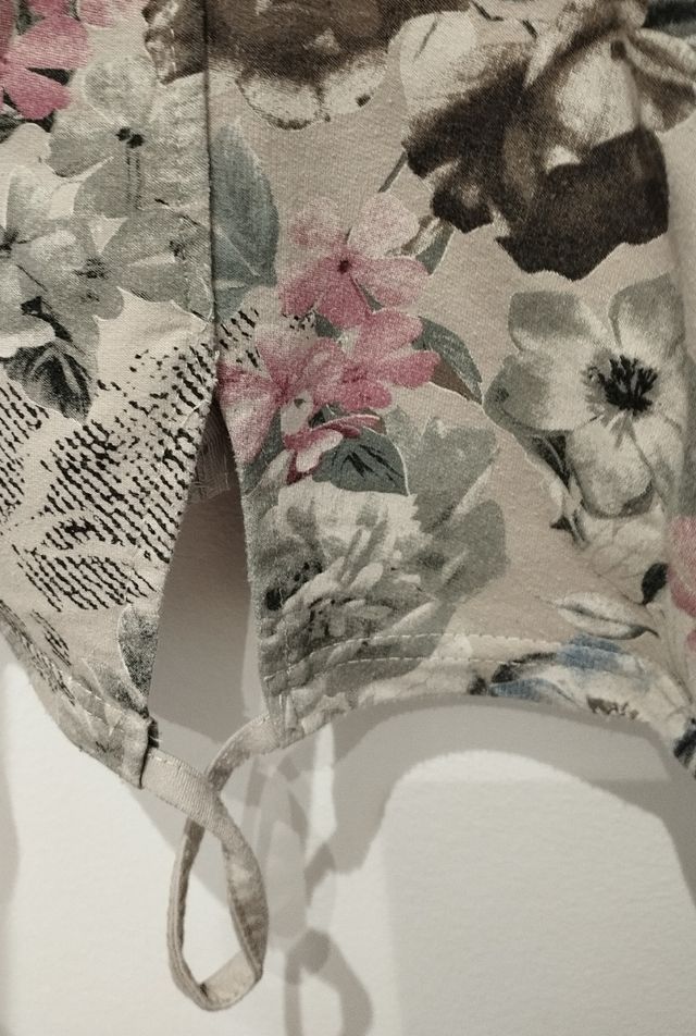 Sudadera niña floral con cremallera