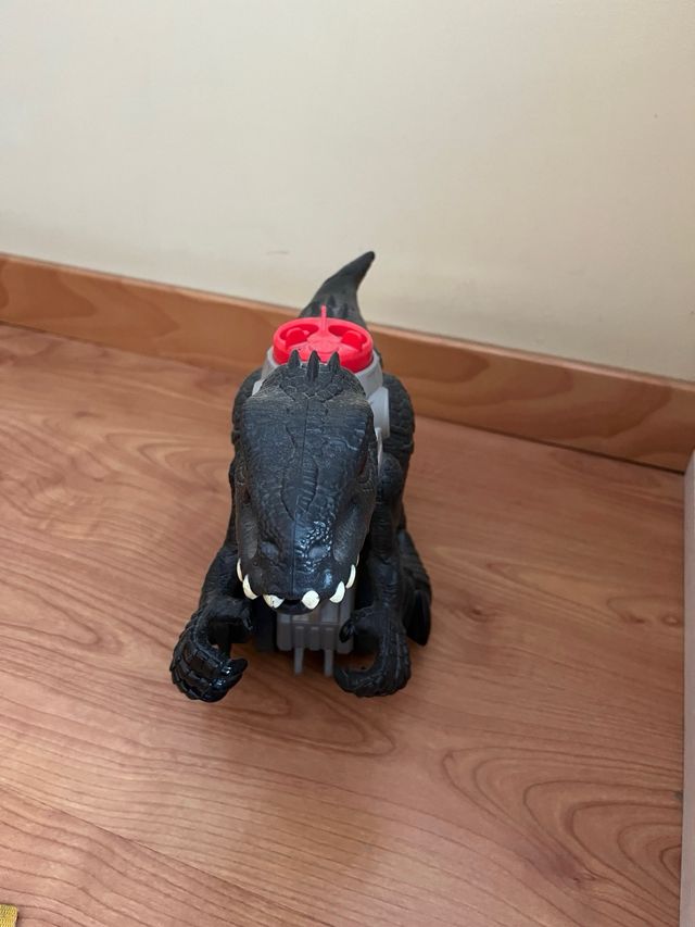 Tiranosaurio Rex con quads Y sonido