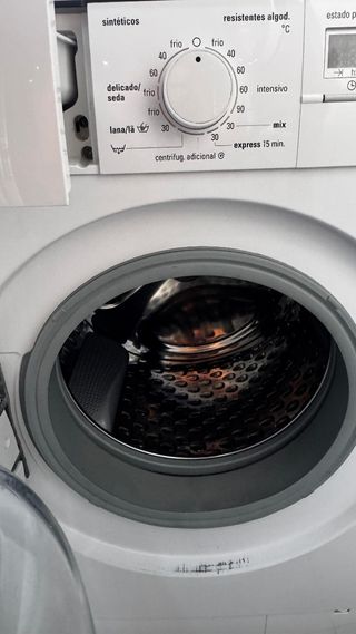 LAVADORA DE CARGA FRONTAL MARCA SIEMENS DE 8 KILOS