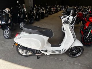 Moto VESPA 50cc Blanca
