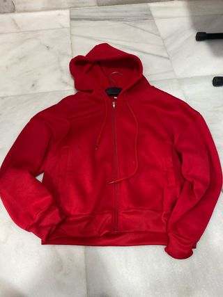 Sudadera con cremallera roja