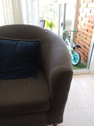 Sillón de tela beige y otra gris  para tapizar