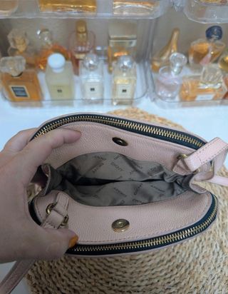 Bolso DKNY Piel Genuina Rosa nude. 
