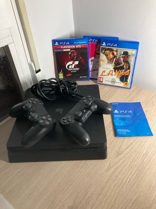 Consola PS4 + 2 Mandos + 3 Juegos
Precio Negociabl