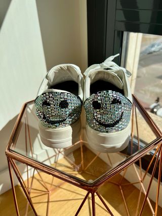 Zapatillas Lola Cruz Blancas con Strass