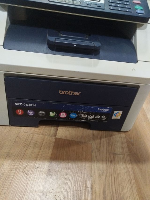 Impresora Brother MFC-9120CN Multifunción