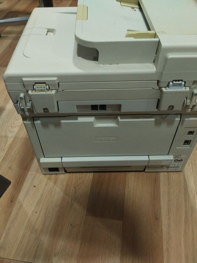 Impresora Brother MFC-9120CN Multifunción