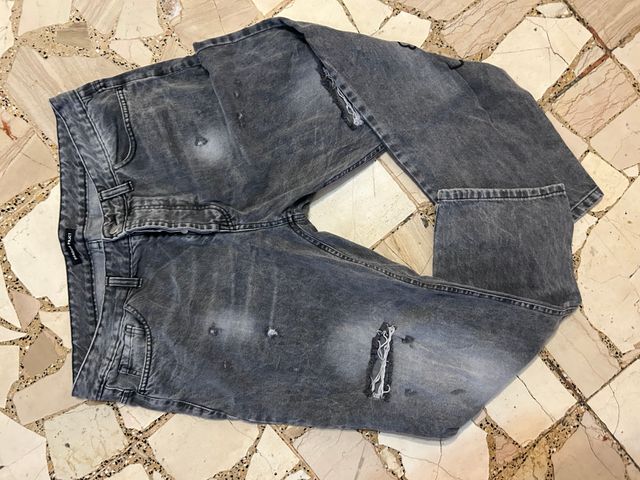 Ottima vestibilità, in perfette condizioni.