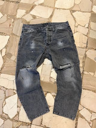 Ottima vestibilità, in perfette condizioni.